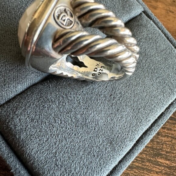 David Yurman Albion Ring w/ White Agate - 16mm - Size 6 - DEFECT - Picture 13 of 14